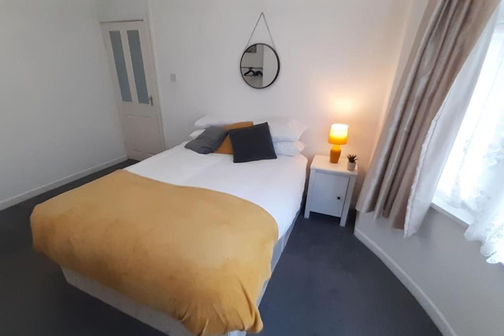 Free Parking Spacious Home Cardiff Exterior foto